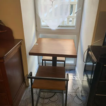 Petit Confortable Apartment *